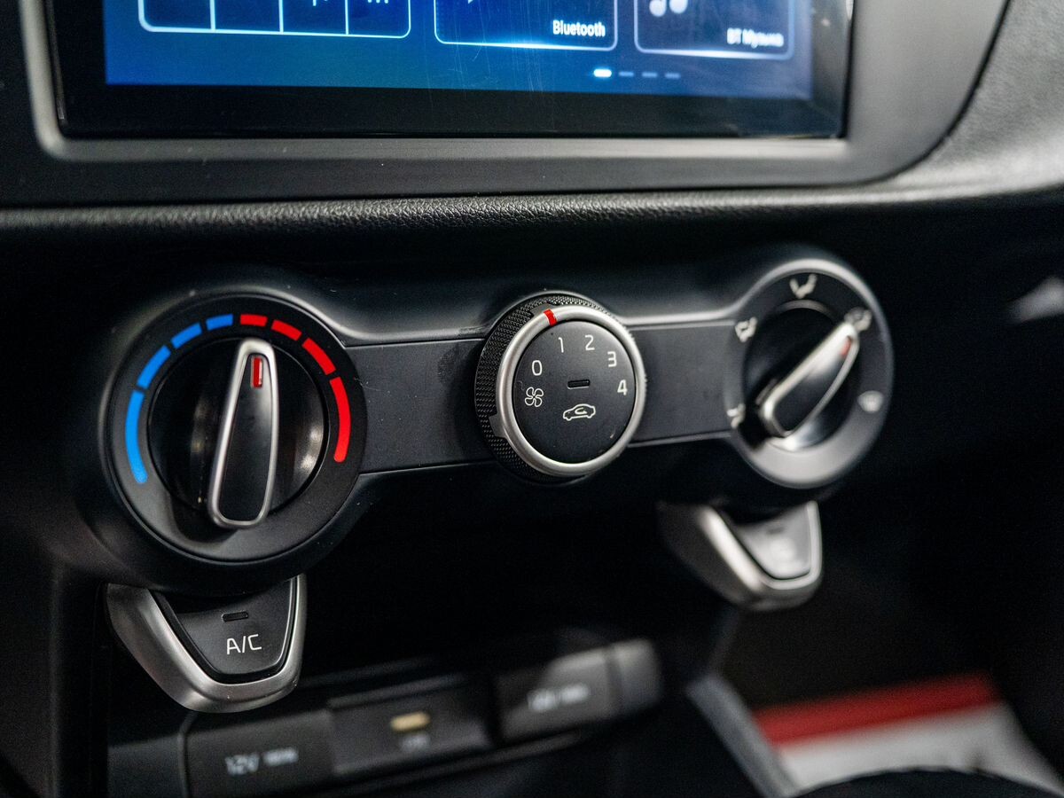 Kia Rio 2021 - фото автомобиля