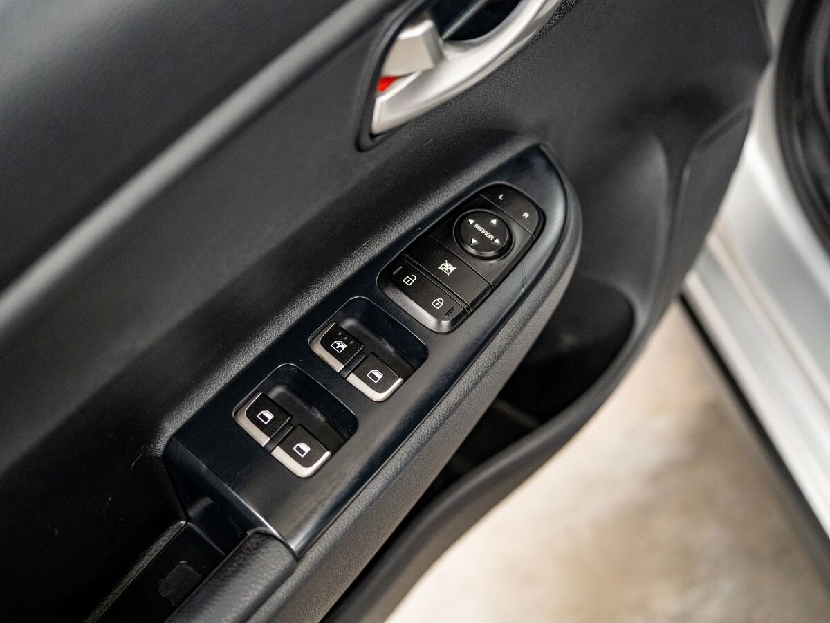 Kia Rio 2021 - фото автомобиля