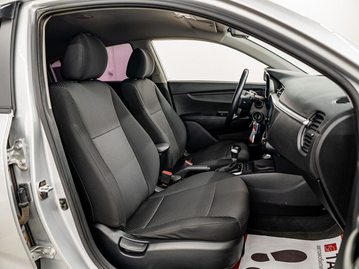 Kia Rio 2021 - фото автомобиля