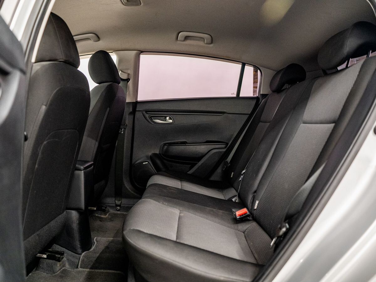 Kia Rio 2021 - фото автомобиля