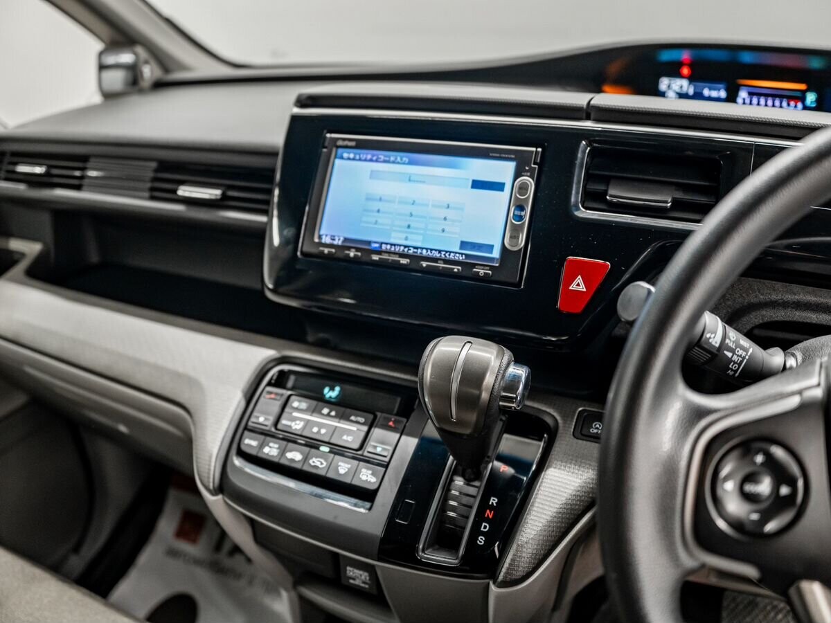 Honda Stepwgn 2015 - фото автомобиля