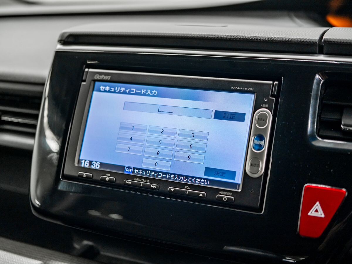 Honda Stepwgn 2015 - фото автомобиля