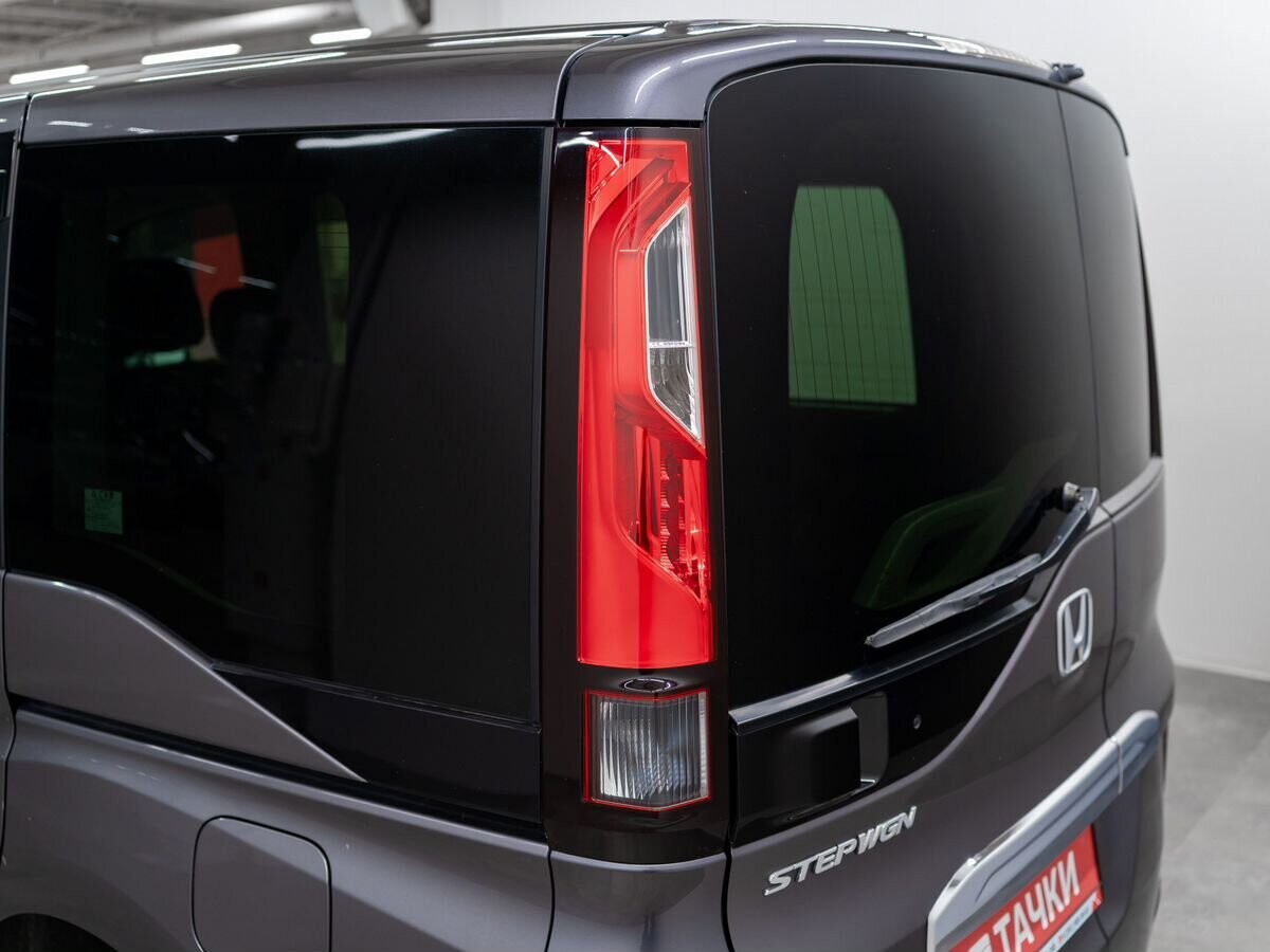 Honda Stepwgn 2015 - фото автомобиля