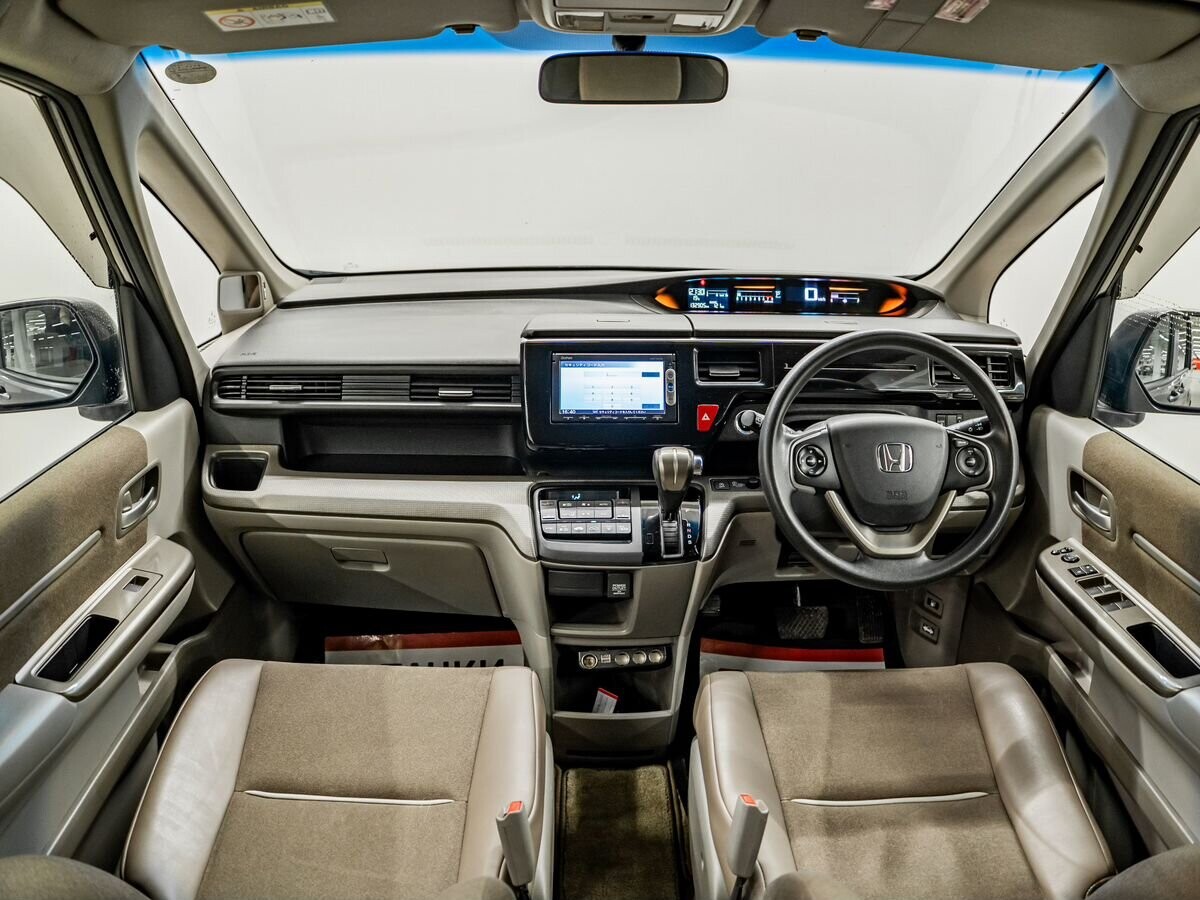 Honda Stepwgn 2015 - фото автомобиля