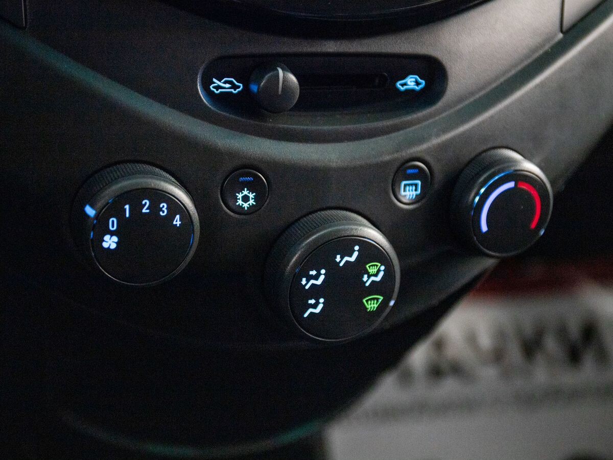 Chevrolet Spark 2012 - фото автомобиля