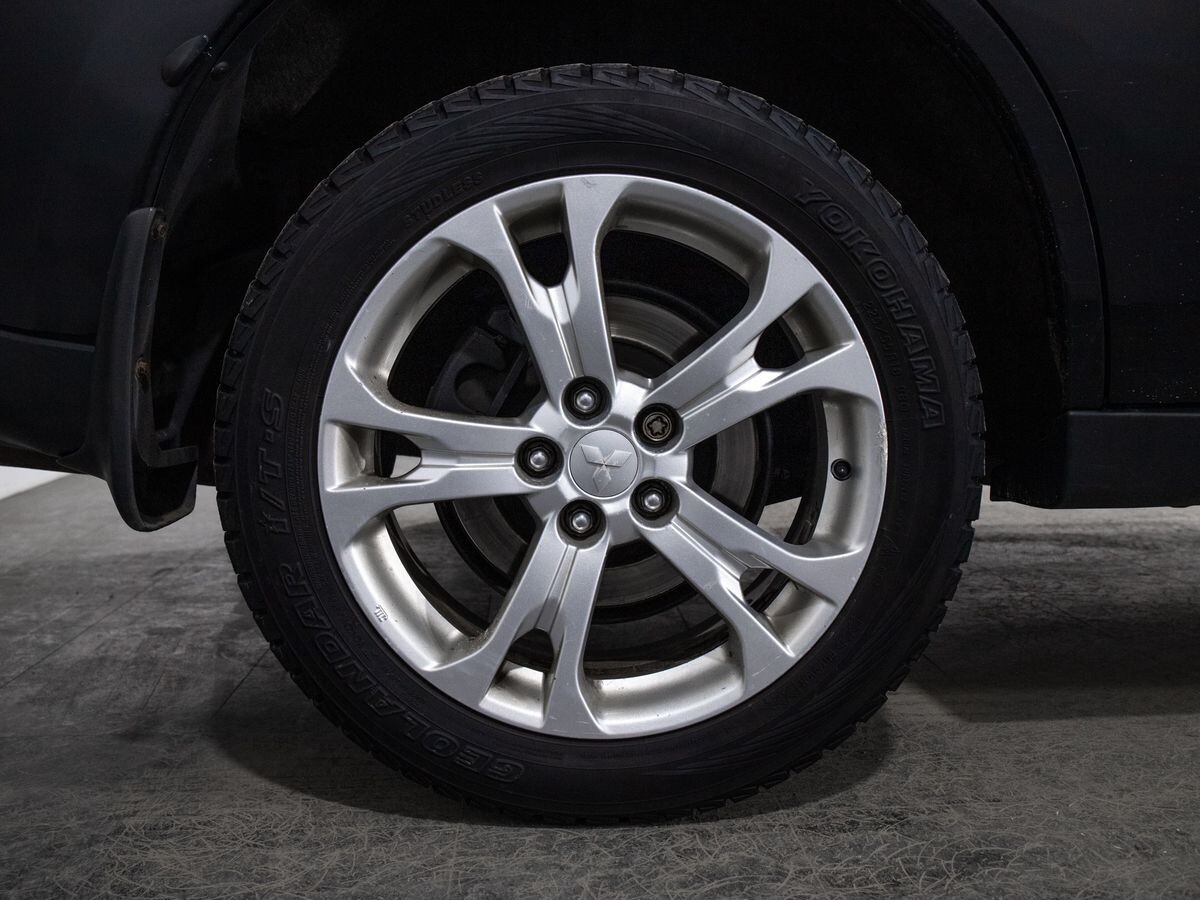 Mitsubishi Outlander 2012 - фото автомобиля