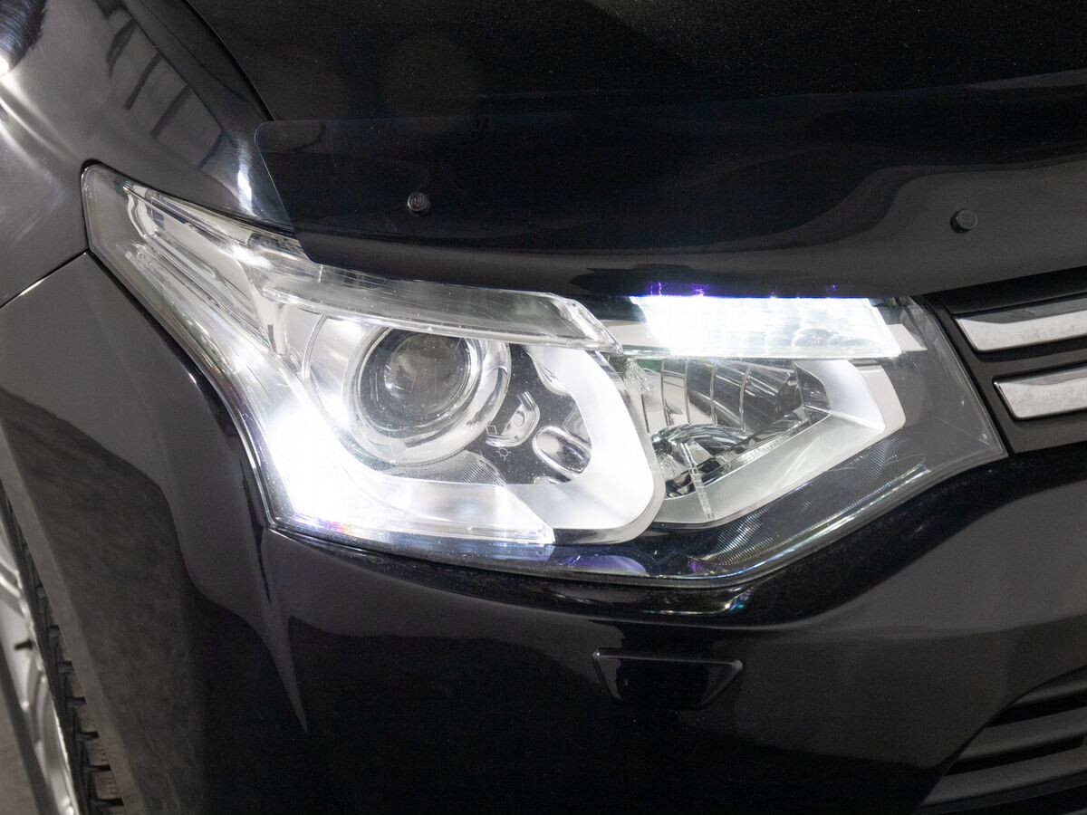 Mitsubishi Outlander 2012 - фото автомобиля