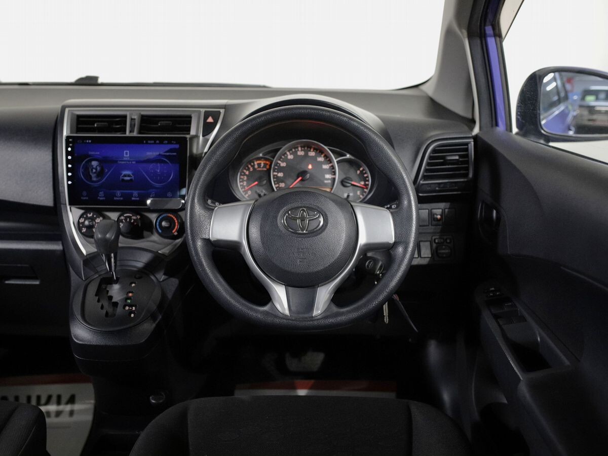 Toyota Ractis 2011 - фото автомобиля