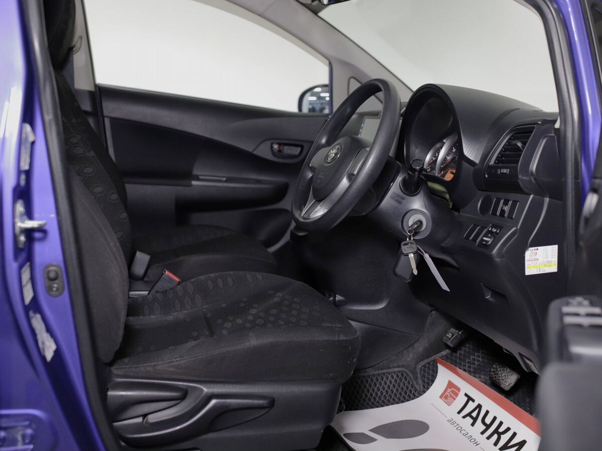 Toyota Ractis 2011 - фото автомобиля