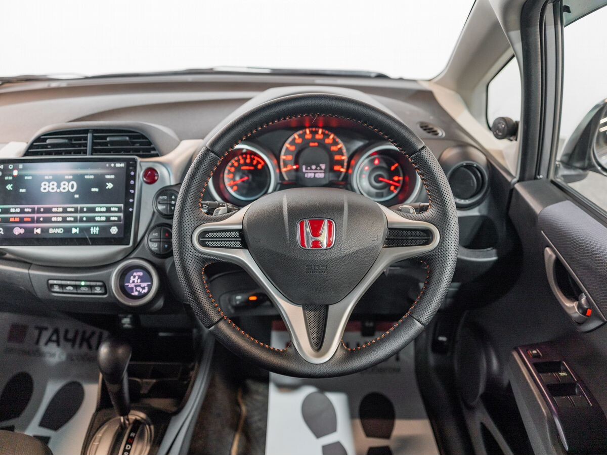 Honda Fit 2010 - фото автомобиля