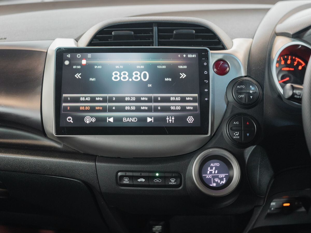 Honda Fit 2010 - фото автомобиля