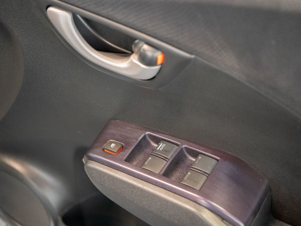 Honda Fit 2010 - фото автомобиля