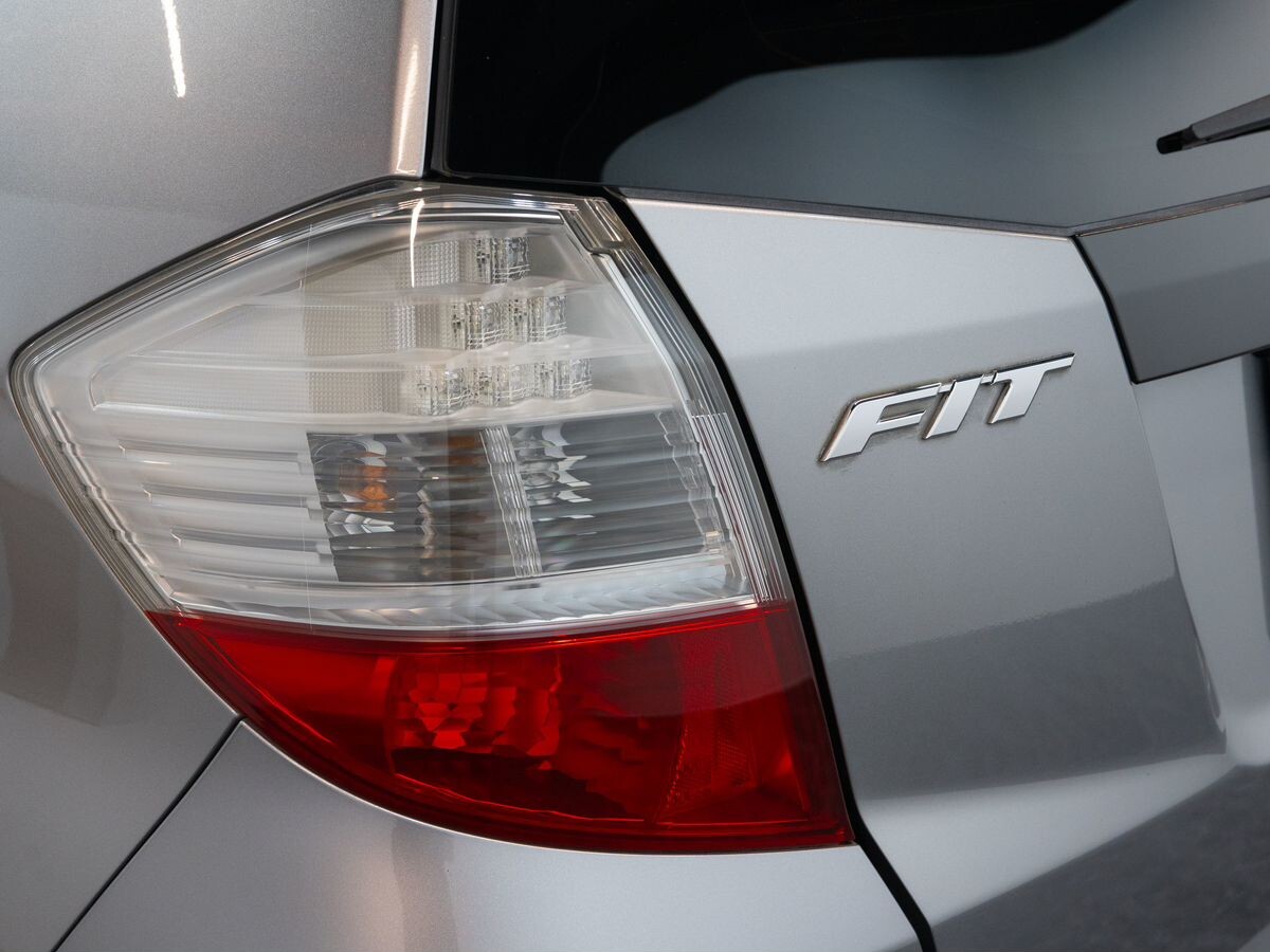Honda Fit 2010 - фото автомобиля