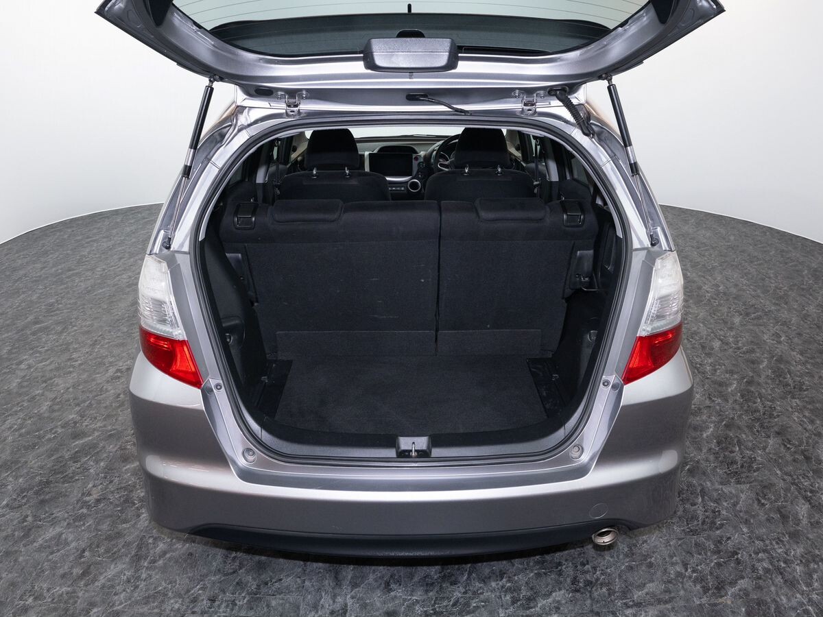 Honda Fit 2010 - фото автомобиля