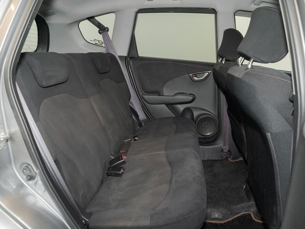 Honda Fit 2010 - фото автомобиля