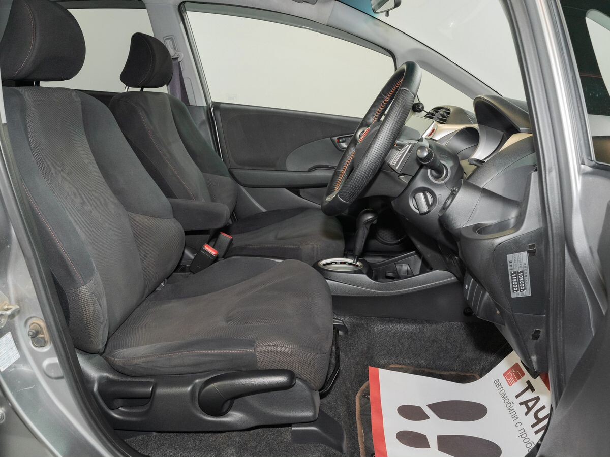 Honda Fit 2010 - фото автомобиля
