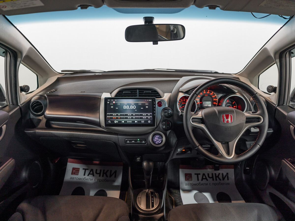 Honda Fit 2010 - фото автомобиля