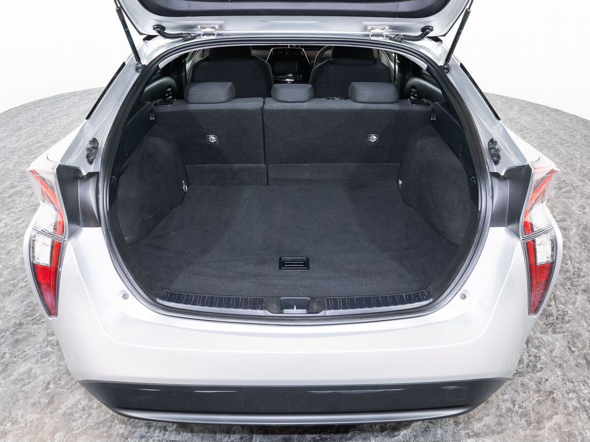 Toyota Prius 2016 - фото автомобиля