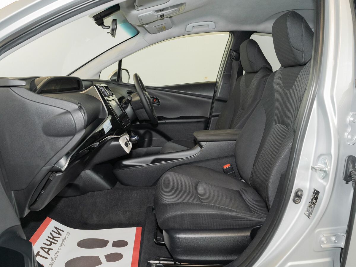 Toyota Prius 2016 - фото автомобиля