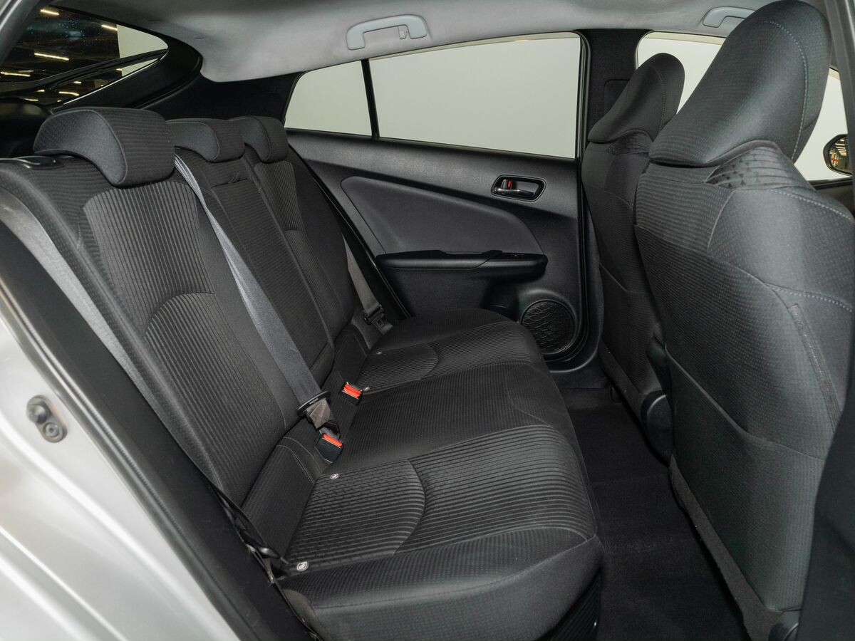 Toyota Prius 2016 - фото автомобиля