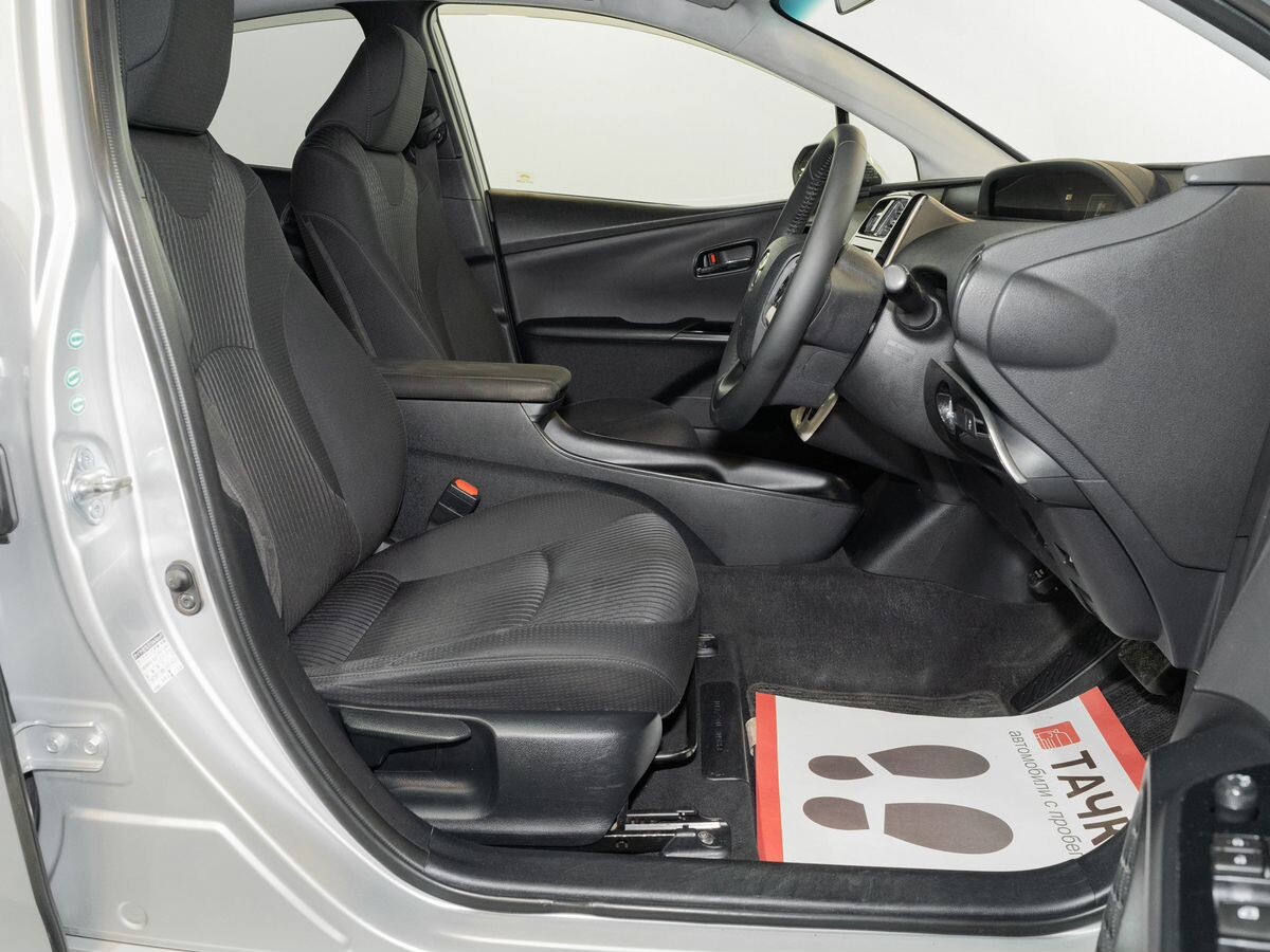 Toyota Prius 2016 - фото автомобиля