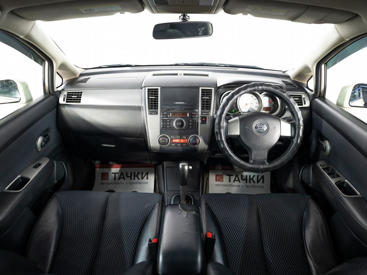 Nissan Tiida 2009 - фото автомобиля