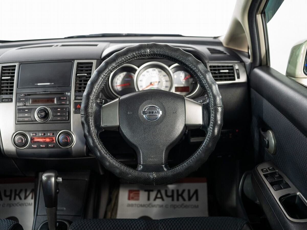 Nissan Tiida 2009 - фото автомобиля