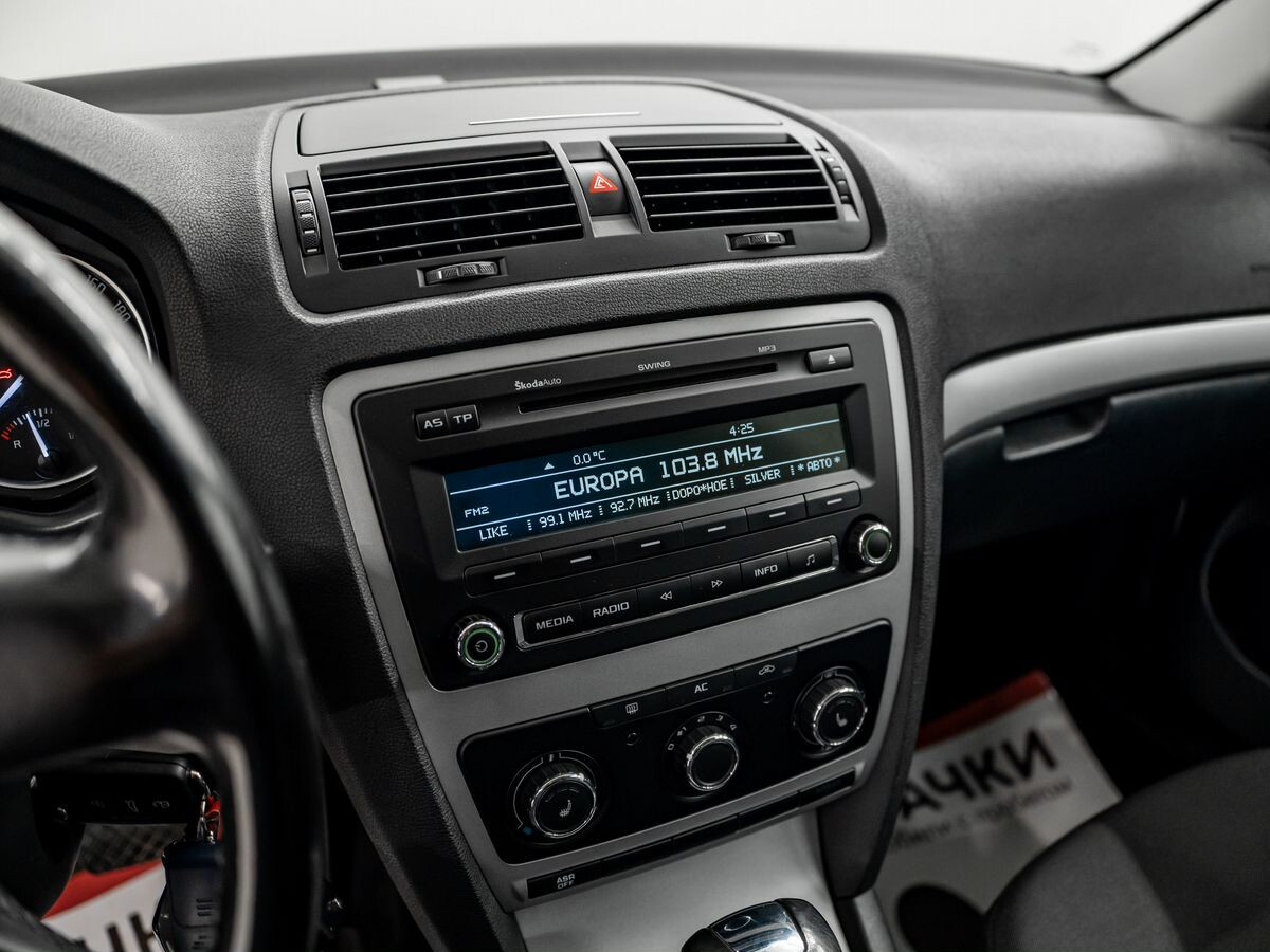 Skoda Octavia 2012 - фото автомобиля