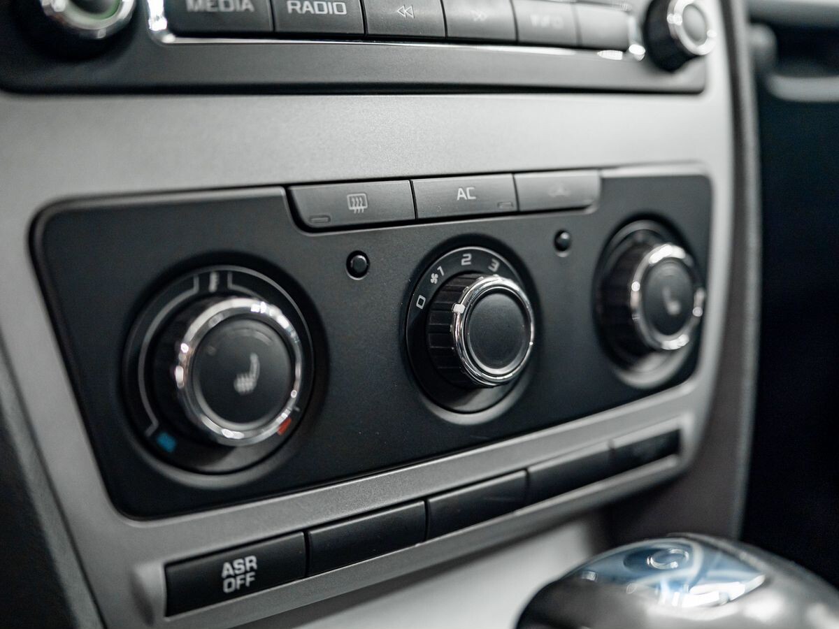 Skoda Octavia 2012 - фото автомобиля