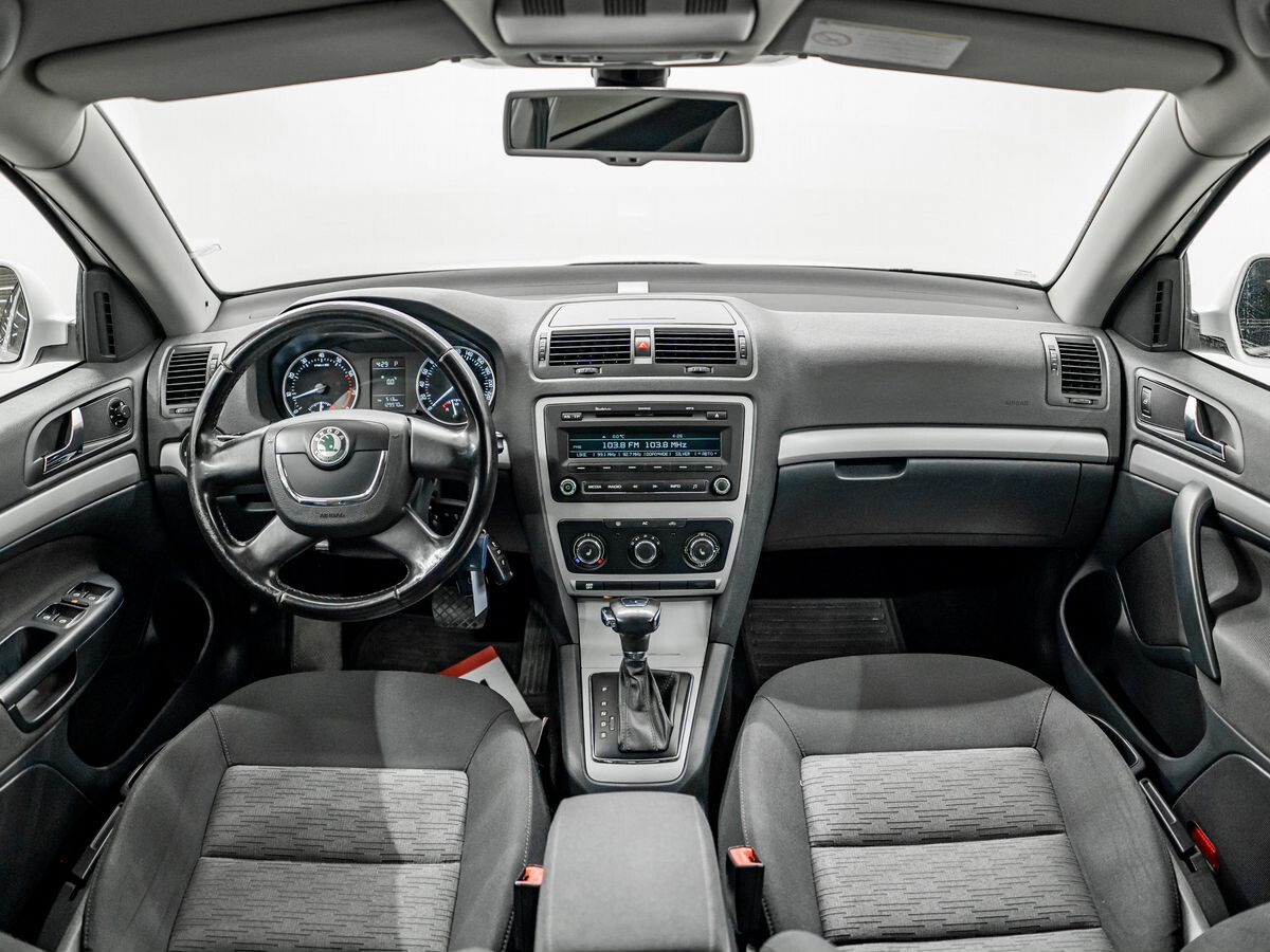 Skoda Octavia 2012 - фото автомобиля