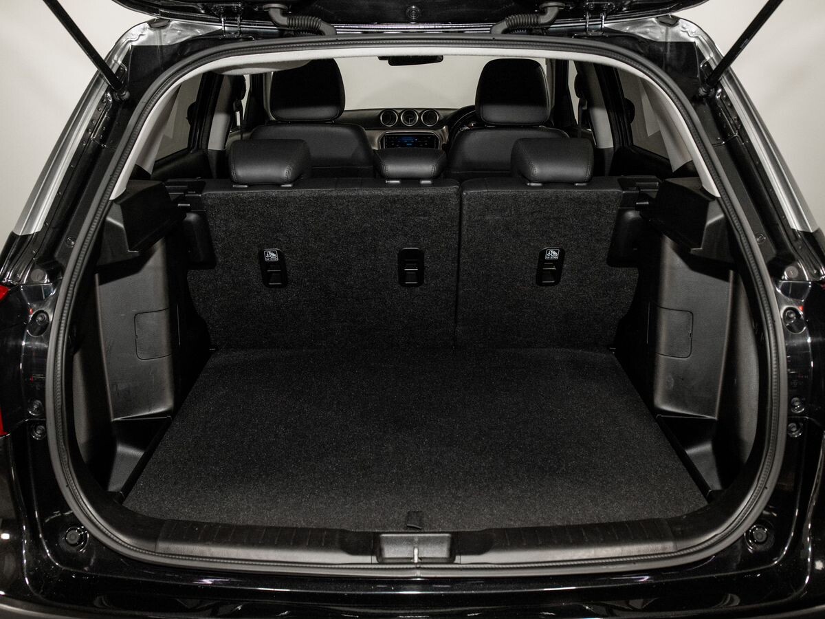 Suzuki Escudo 2020 - фото автомобиля