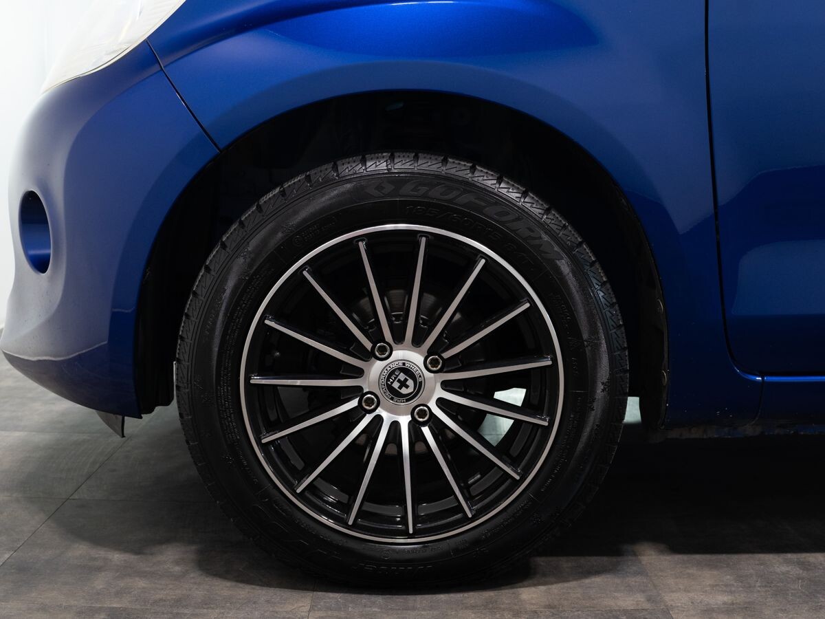 Toyota Passo 2015 - фото автомобиля