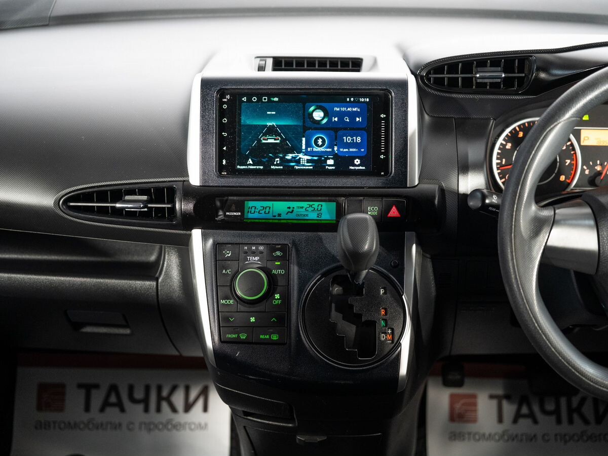 Toyota Wish 2009 - фото автомобиля