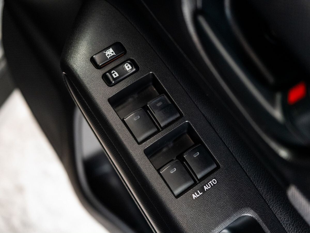 Toyota Wish 2009 - фото автомобиля