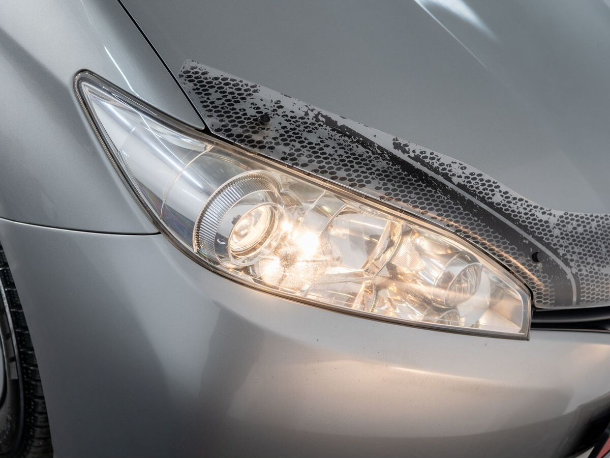 Toyota Wish 2009 - фото автомобиля