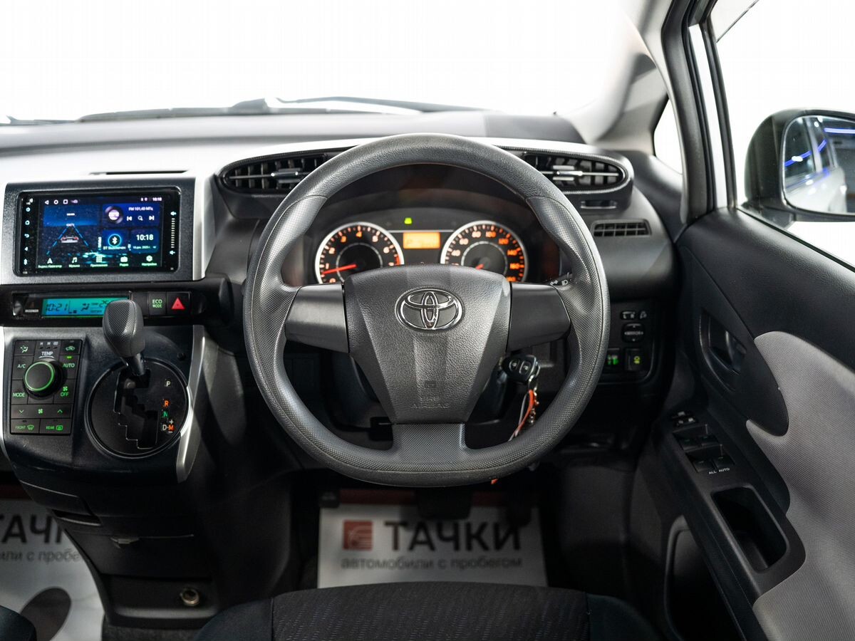 Toyota Wish 2009 - фото автомобиля