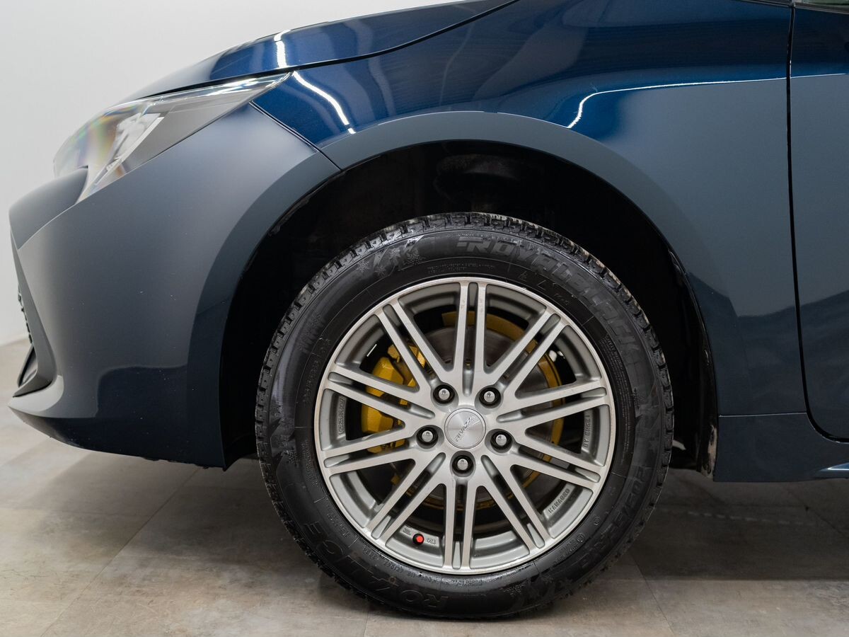 Toyota Corolla 2019 - фото автомобиля
