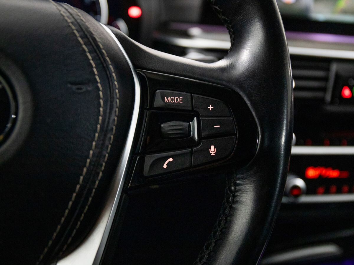 BMW 5 серии 2017 - фото автомобиля