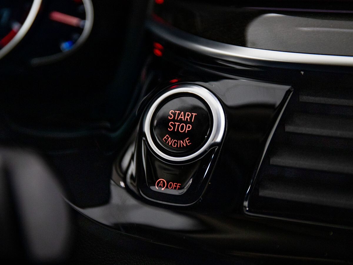 BMW 5 серии 2017 - фото автомобиля