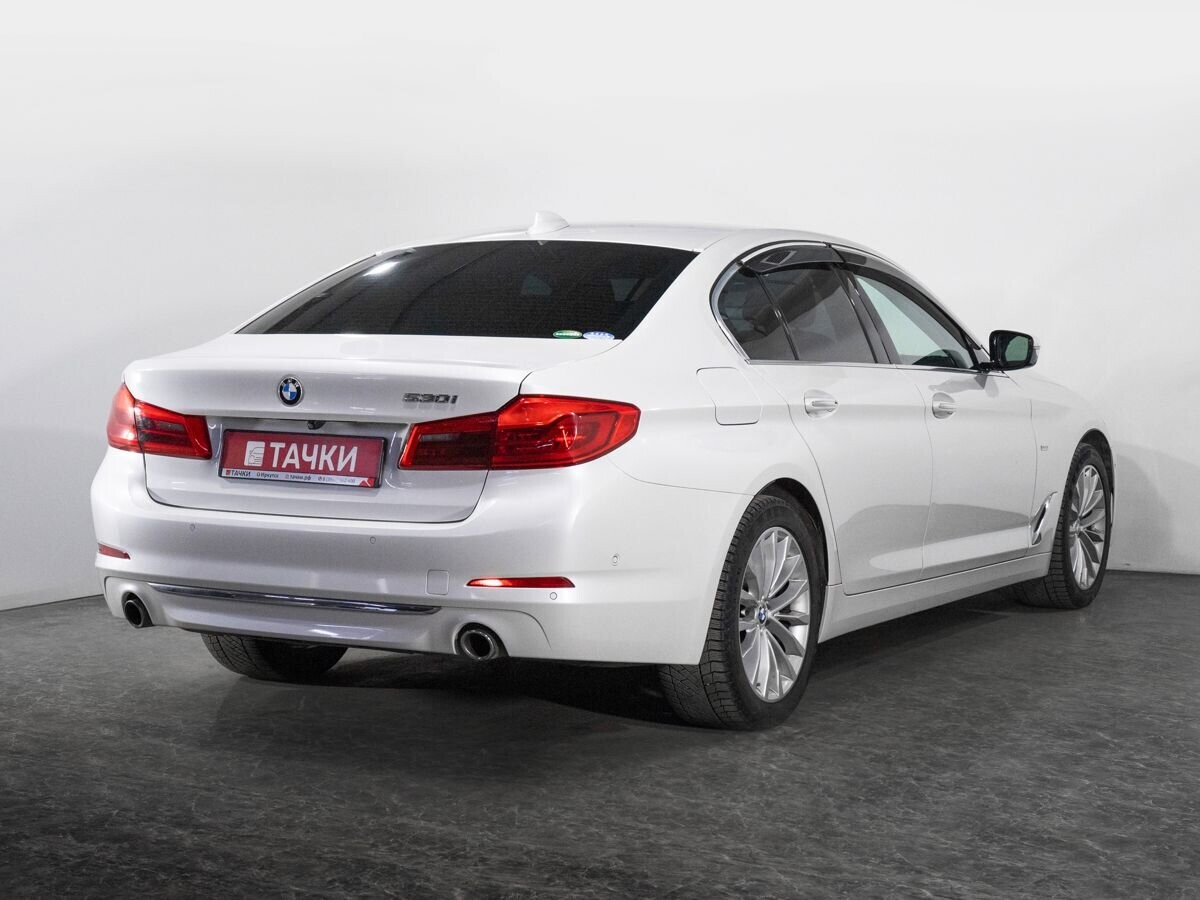 BMW 5 серии 2017 - фото автомобиля