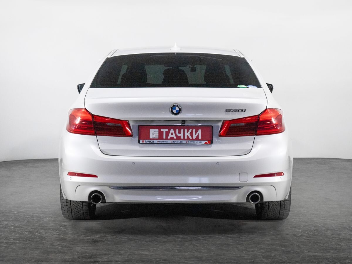 BMW 5 серии 2017 - фото автомобиля