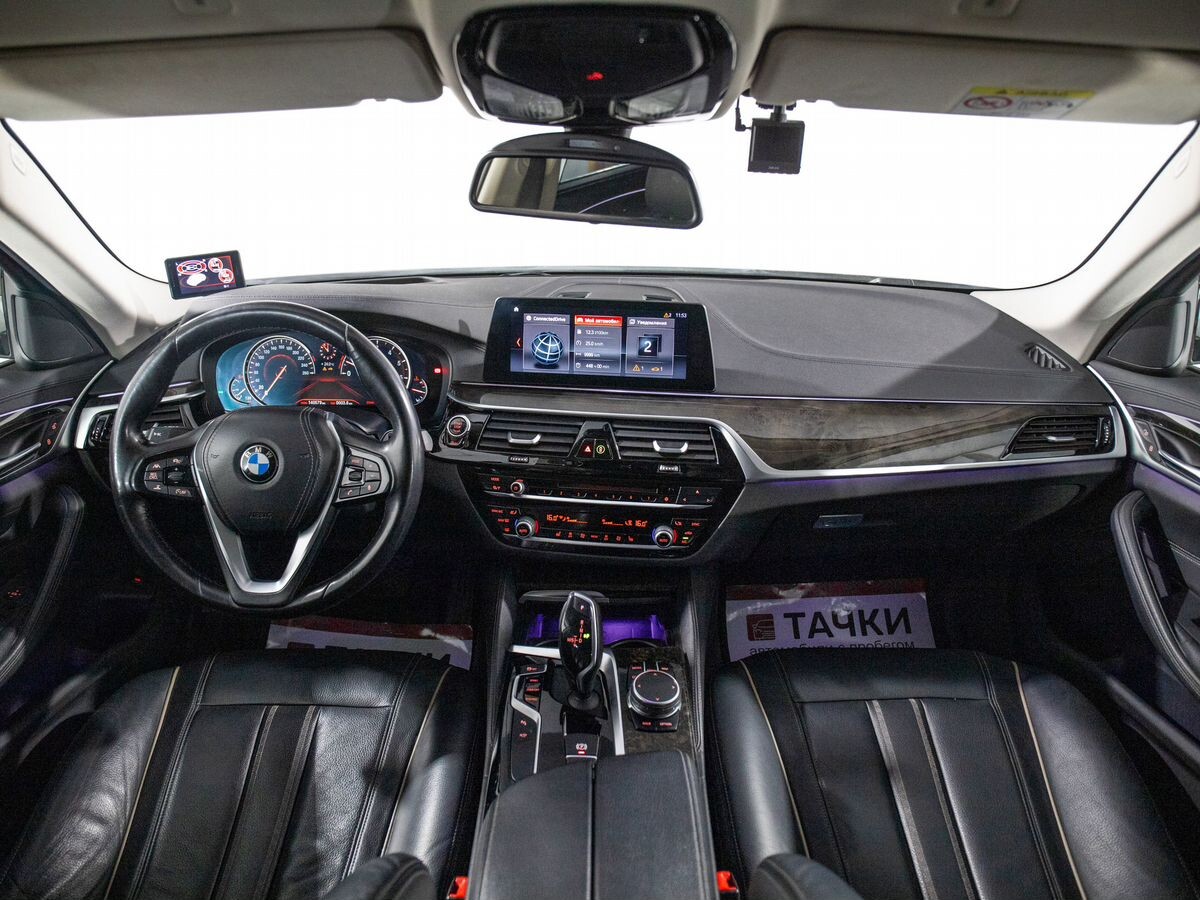 BMW 5 серии 2017 - фото автомобиля