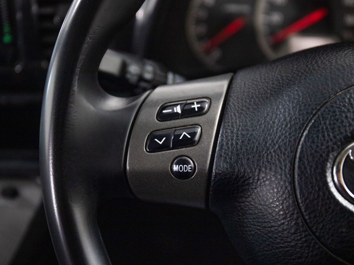 Toyota Wish 2003 - фото автомобиля