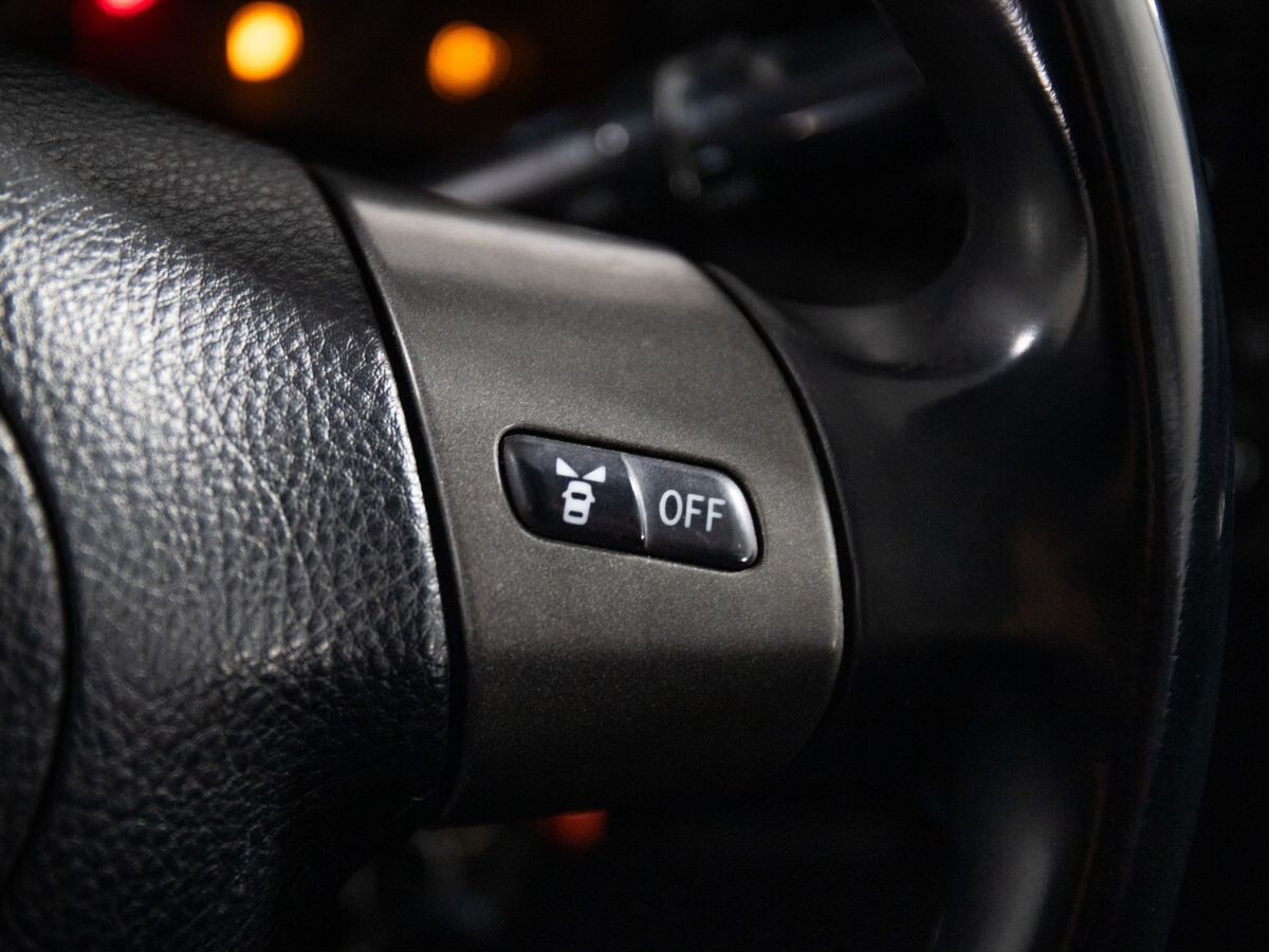 Toyota Wish 2003 - фото автомобиля