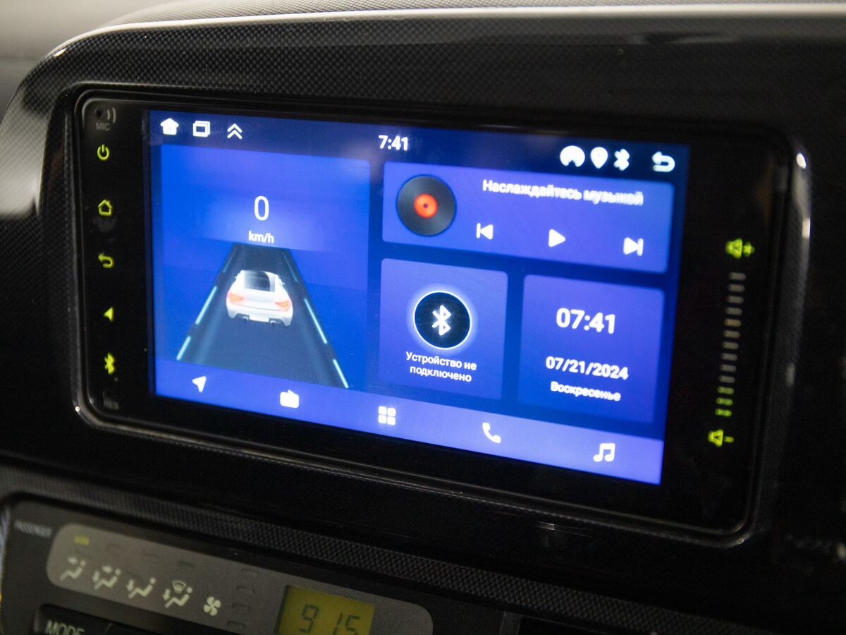 Toyota Wish 2003 - фото автомобиля