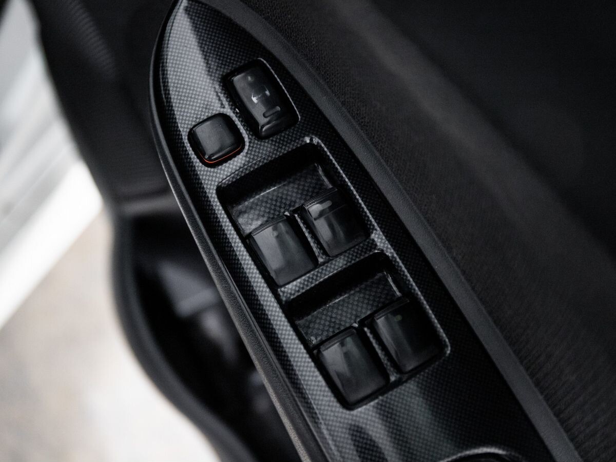 Toyota Wish 2003 - фото автомобиля