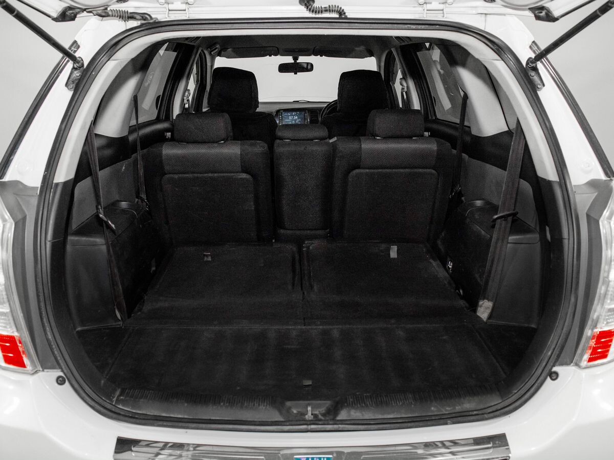 Toyota Wish 2003 - фото автомобиля