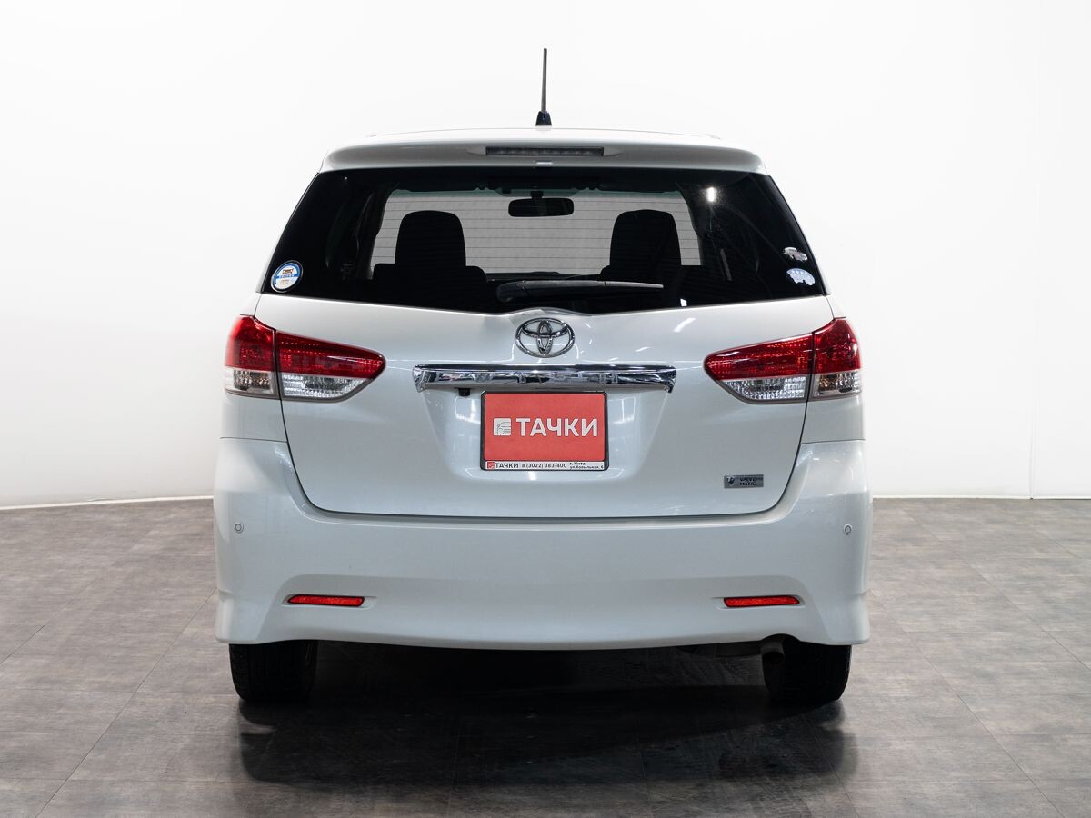 Toyota Wish 2010 - фото автомобиля