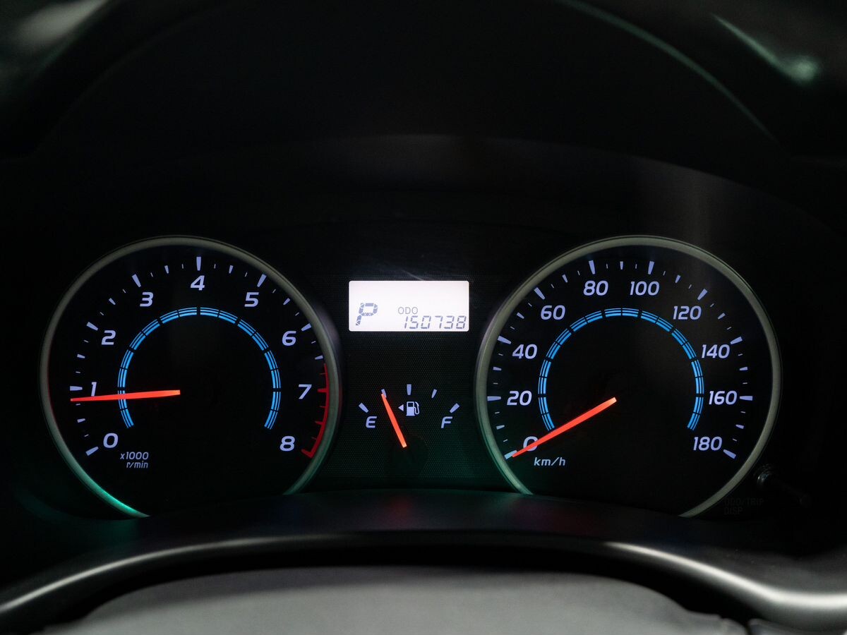 Toyota Wish 2010 - фото автомобиля