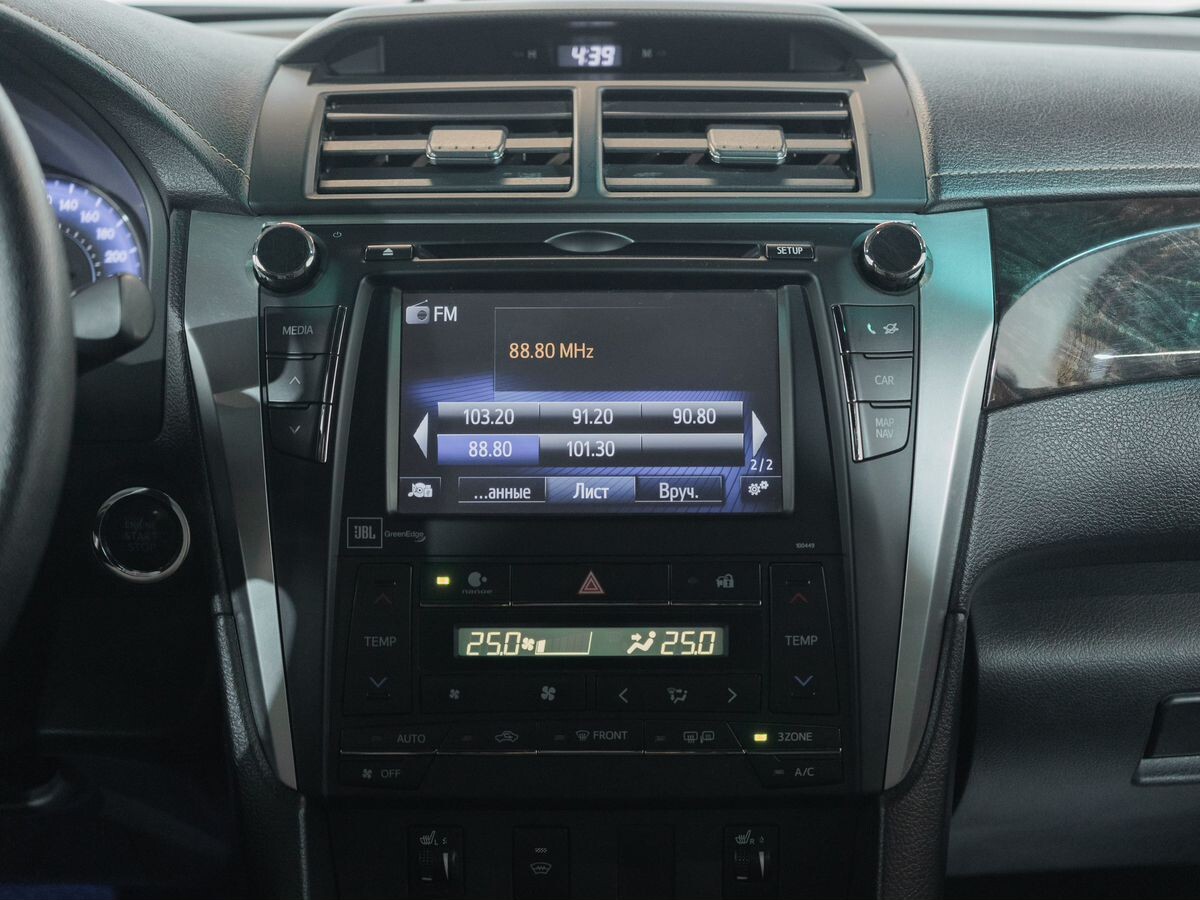 Toyota Camry 2015 - фото автомобиля